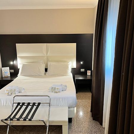 Eh Suites Rome Airport Euro House Hotels Fiumicino Exterior photo