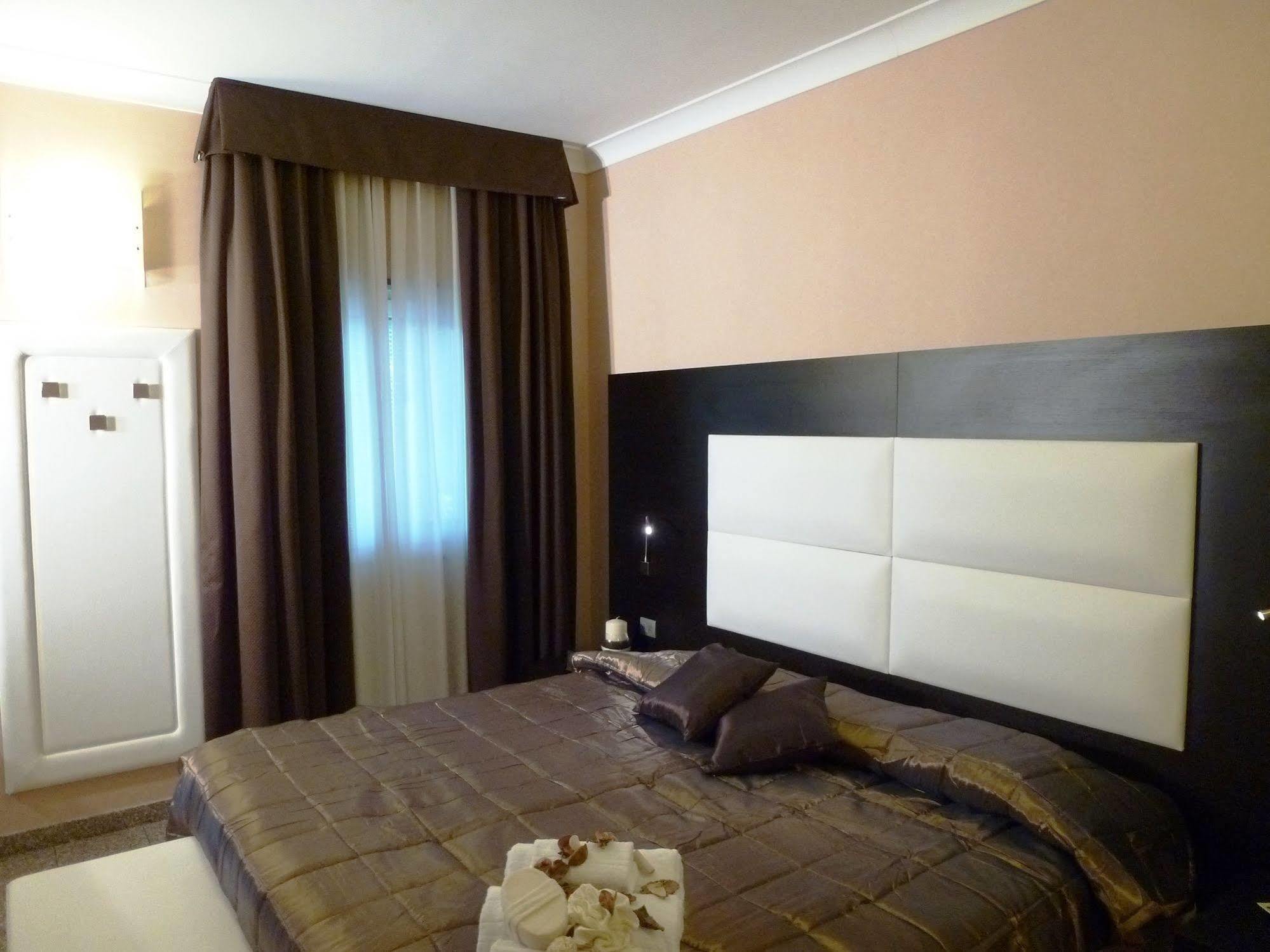 Eh Suites Rome Airport Euro House Hotels Fiumicino Exterior photo