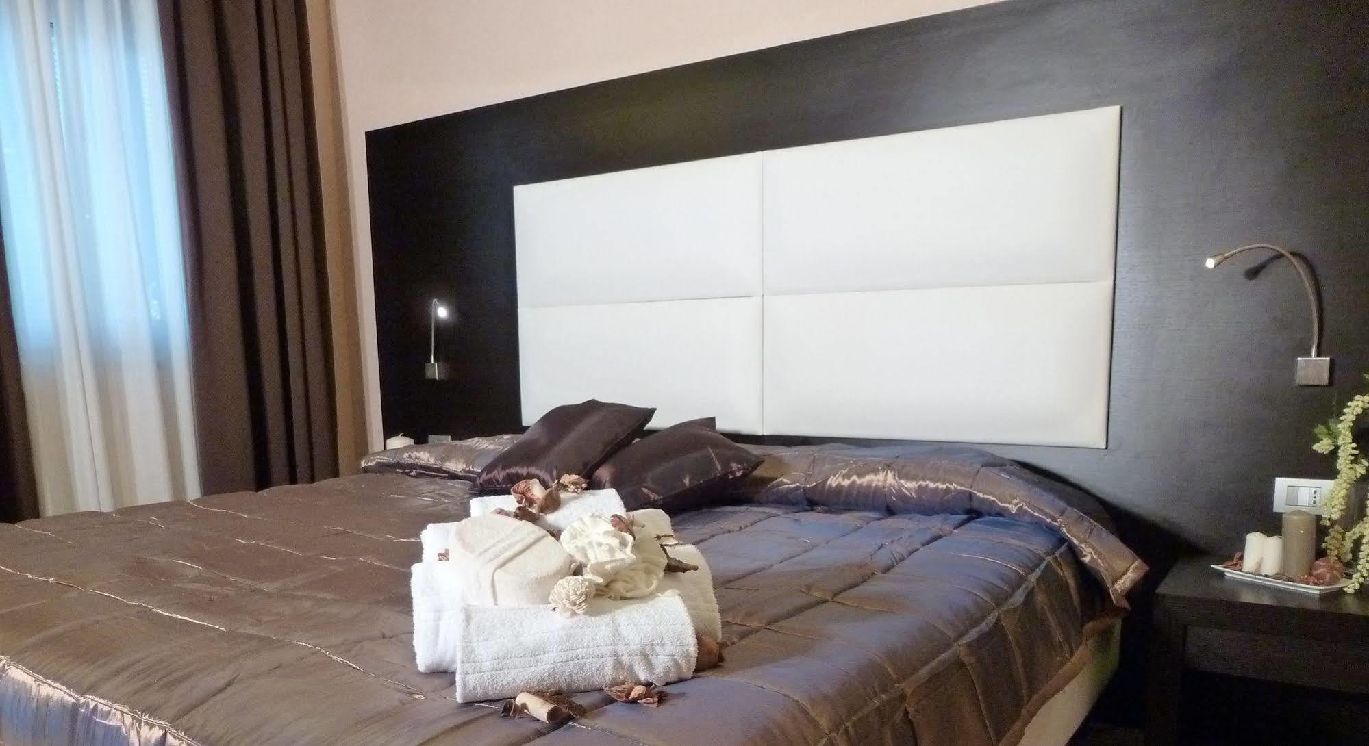Eh Suites Rome Airport Euro House Hotels Fiumicino Exterior photo