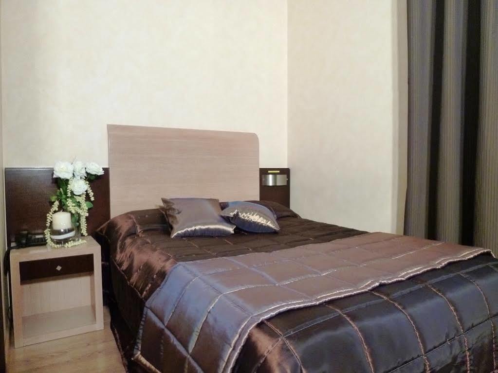 Eh Suites Rome Airport Euro House Hotels Fiumicino Exterior photo